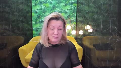 Snapshot of lea_fruit chatting on 01-02-25, 05:03 Lea online show from 01-02-25, 05:03