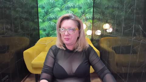 Snapshot of lea_fruit chatting on 01-02-25, 08:06 Lea online show from 01-02-25, 08:06