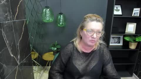 Snapshot of lea_fruit chatting on 03-01-25, 08:13 Lea online show from 03-01-25, 08:13