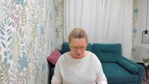 Snapshot of lea_fruit chatting on 03-02-25, 05:12 Lea online show from 03-02-25, 05:12