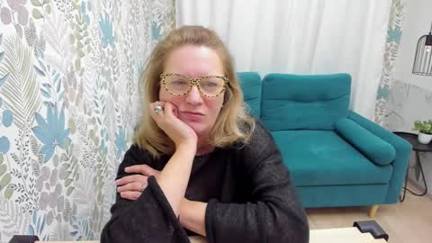 Snapshot of lea_fruit chatting on 03-08-25, 11:48 Lea online show from 03-08-25, 11:48