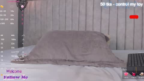 Snapshot of lea_gray chatting on 01-10-25, 10:04 online show from 01-10-25, 10:04
