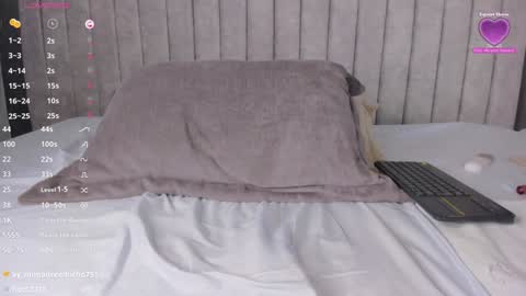 Snapshot of lea_gray chatting on 01-15-25, 10:13 online show from 01-15-25, 10:13