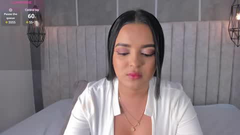 Snapshot of lea_gray chatting on 01-21-25, 07:06 online show from 01-21-25, 07:06