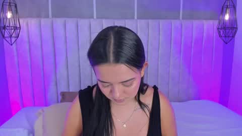 Snapshot of lea_gray chatting on 09-11-25, 07:14 online show from 09-11-25, 07:14
