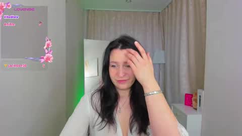 Lea online show from 04-12-26, 01:10