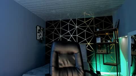 Lea Velle online show from 10-23-25, 04:23