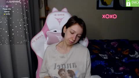 Snapshot of leah__gotty chatting on 12-05-24, 02:22 Leah  Gotty online show from 12-05-24, 02:22