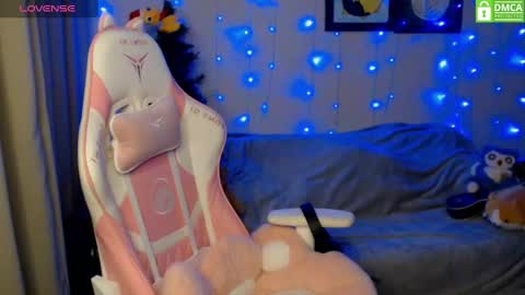 Snapshot of leah__gotty chatting on 12-20-24, 02:27 Leah  Gotty online show from 12-20-24, 02:27