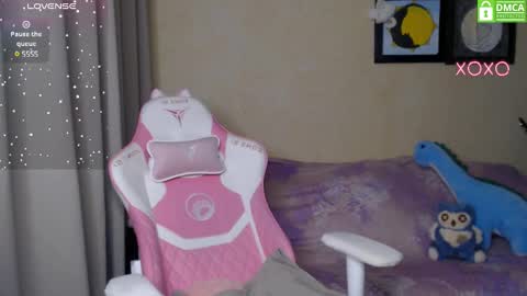 Snapshot of leah__gotty chatting on 02-02-25, 04:26 Leah  Gotty online show from 02-02-25, 04:26