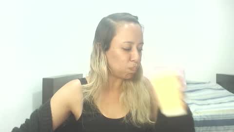 leah_susman online show from 11-01-25, 02:13