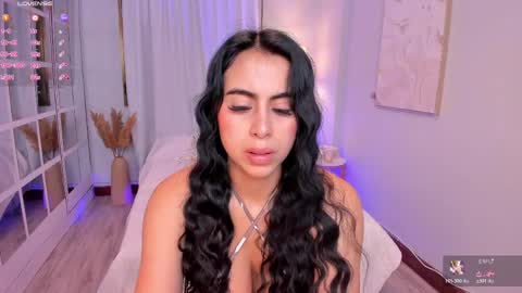 Snapshot of leahjones_ chatting on 05-10-26, 09:58 Leah Jones online show from 05-10-26, 09:58