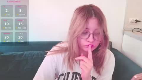 Leah online show from 06-15-26, 01:46