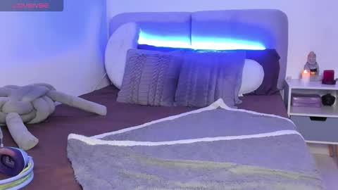   online show from 09-19-25, 02:57