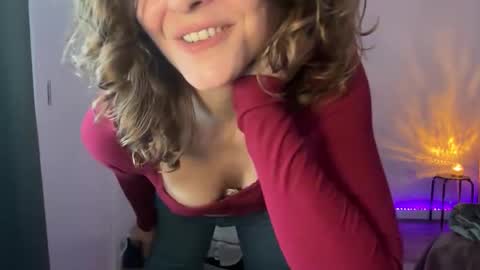 Leah Sparkles online show from 10-14-25, 03:24