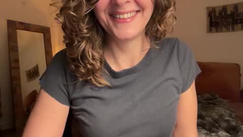 Leah Sparkles online show from 10-23-25, 02:33