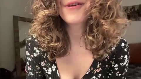 Snapshot of leahsparkles chatting on 01-13-26, 12:21 Leah Sparkles online show from 01-13-26, 12:21