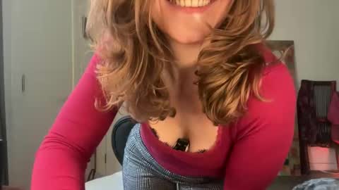 Snapshot of leahsparkles chatting on 02-02-26, 03:22 Leah Sparkles online show from 02-02-26, 03:22