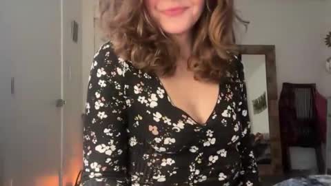 Snapshot of leahsparkles chatting on 02-03-26, 02:11 Leah Sparkles online show from 02-03-26, 02:11