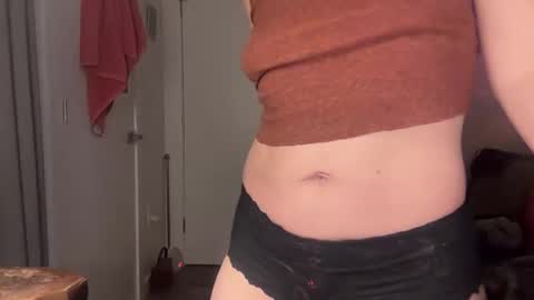 Snapshot of leahsparkles chatting on 03-12-26, 02:39 Leah Sparkles online show from 03-12-26, 02:39