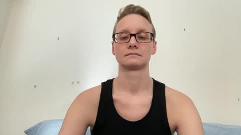 Snapshot of leahwilde chatting on 02-14-25, 05:03 Lee online show from 02-14-25, 05:03