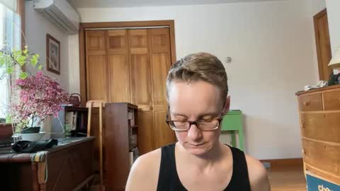 Snapshot of leahwilde chatting on 02-18-25, 03:43 Lee online show from 02-18-25, 03:43