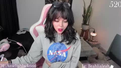  Amelia Black  OF AMELIABLACK666 I lost all my thumbs up help me to get 80 online show from 01-12-26, 07:13