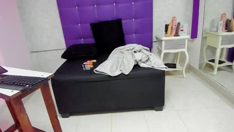 leamoreau__ online show from 11-15-25, 12:13