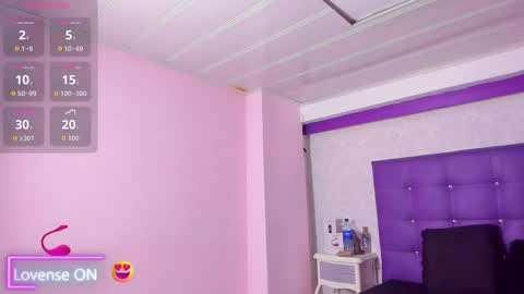 leamoreau__ online show from 12-05-25, 12:14