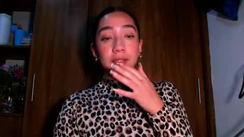 Snapshot of leanaalhub chatting on 11-29-25, 01:41 leanaalhub online show from 11-29-25, 01:41