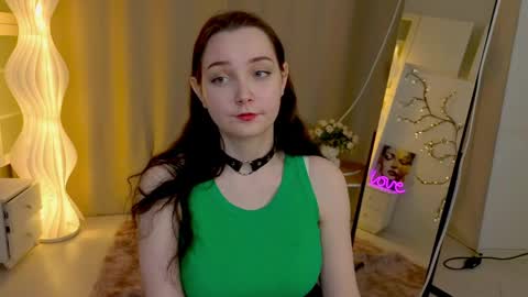 Snapshot of leandecoste chatting on 05-11-26, 02:45 Jane online show from 05-11-26, 02:45