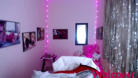 Leandra online show from 02-14-25, 12:14