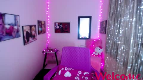 Leandra online show from 02-24-25, 05:42