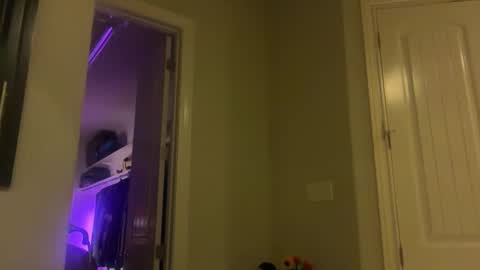 Snapshot of leanneluxecouple chatting on 02-17-26, 11:40 leanneluxecouple online show from 02-17-26, 11:40