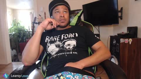 Snapshot of learoy chatting on 02-18-25, 11:52 Learoy online show from 02-18-25, 11:52