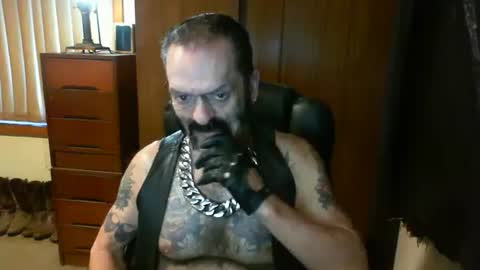 leathergreaser online show from 01-11-25, 07:16