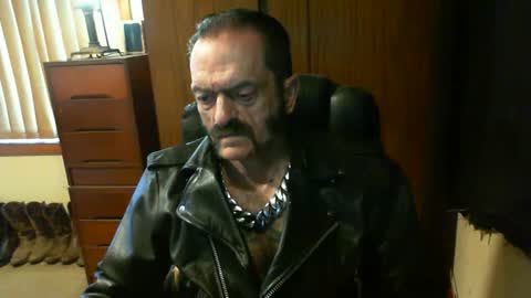 leathergreaser online show from 02-03-25, 10:54