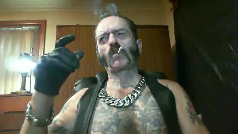leathergreaser online show from 03-05-25, 08:32