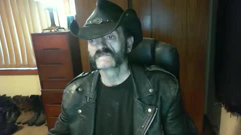 leathergreaser online show from 09-19-25, 08:20
