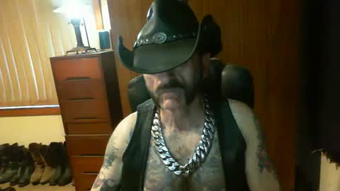 leathergreaser online show from 03-01-26, 08:11