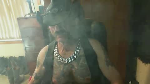 Snapshot of leathergreaser chatting on 04-28-26, 05:56 leathergreaser online show from 04-28-26, 05:56