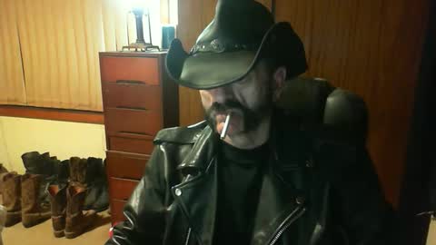 Snapshot of leathergreaser chatting on 05-01-26, 06:01 leathergreaser online show from 05-01-26, 06:01