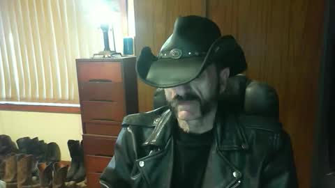 Snapshot of leathergreaser chatting on 05-04-26, 09:11 leathergreaser online show from 05-04-26, 09:11