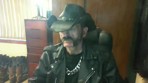 Snapshot of leathergreaser chatting on 05-07-26, 11:54 leathergreaser online show from 05-07-26, 11:54