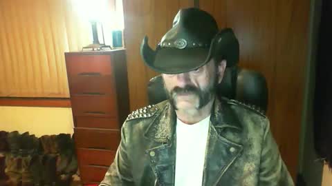 Snapshot of leathergreaser chatting on 05-26-26, 11:39 leathergreaser online show from 05-26-26, 11:39