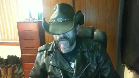 Snapshot of leathergreaser chatting on 06-03-26, 09:42 leathergreaser online show from 06-03-26, 09:42