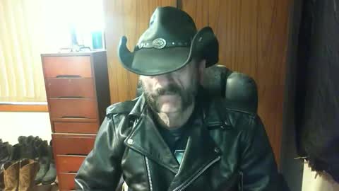 Snapshot of leathergreaser chatting on 06-04-26, 09:21 leathergreaser online show from 06-04-26, 09:21