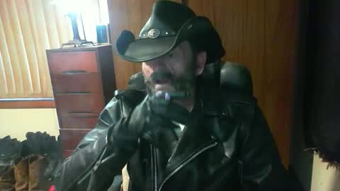 Snapshot of leathergreaser chatting on 06-06-26, 06:51 leathergreaser online show from 06-06-26, 06:51