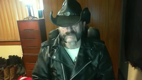Snapshot of leathergreaser chatting on 06-09-26, 06:41 leathergreaser online show from 06-09-26, 06:41