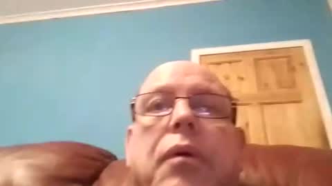 Snapshot of leatherpants68 chatting on 11-11-25, 05:46 leatherpants68 online show from 11-11-25, 05:46